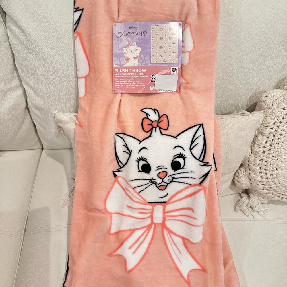 Disney Aristocats Pink throw blanket